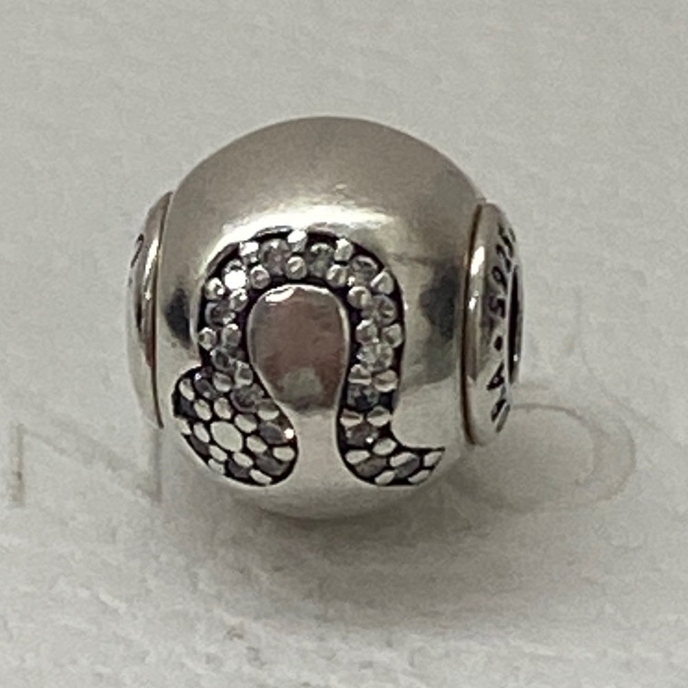 Pandora Leo zodiac Charm